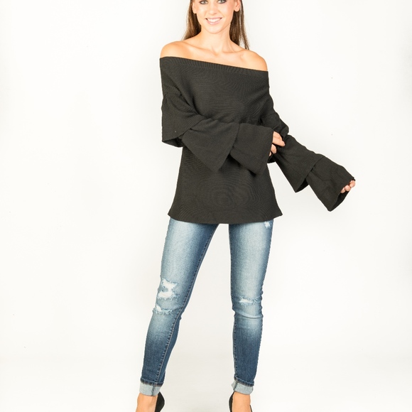 Black off the shoulder, tiered ruffled sleeve - Picture 4 of 8